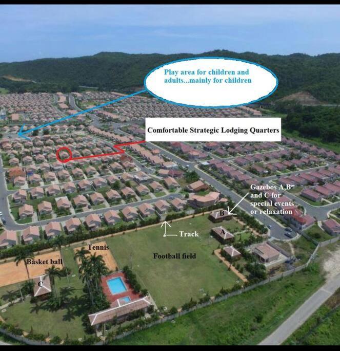 Comfortable Strategic Lodging Quarters Spanish Town Exterior foto