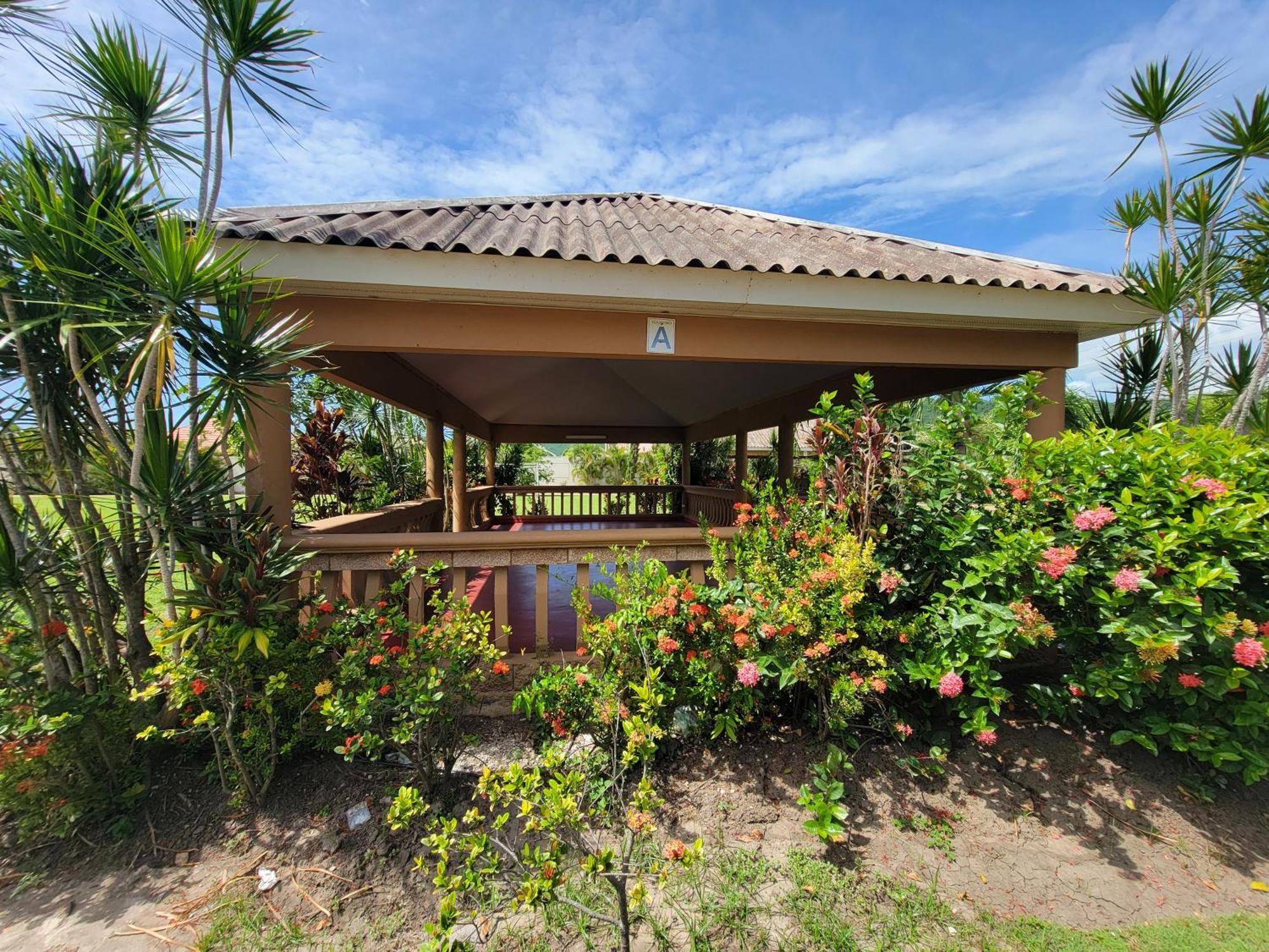 Comfortable Strategic Lodging Quarters Spanish Town Exterior foto