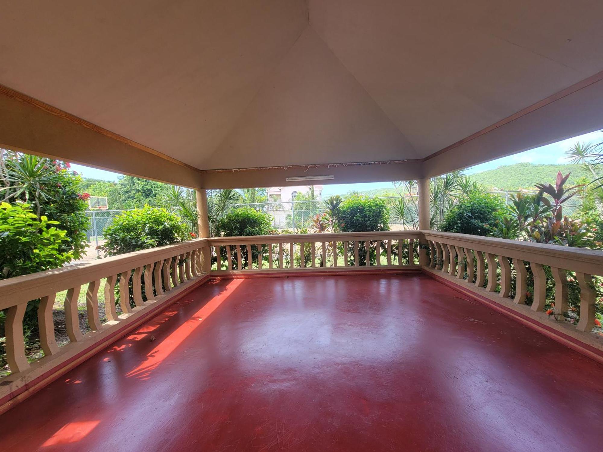 Comfortable Strategic Lodging Quarters Spanish Town Exterior foto